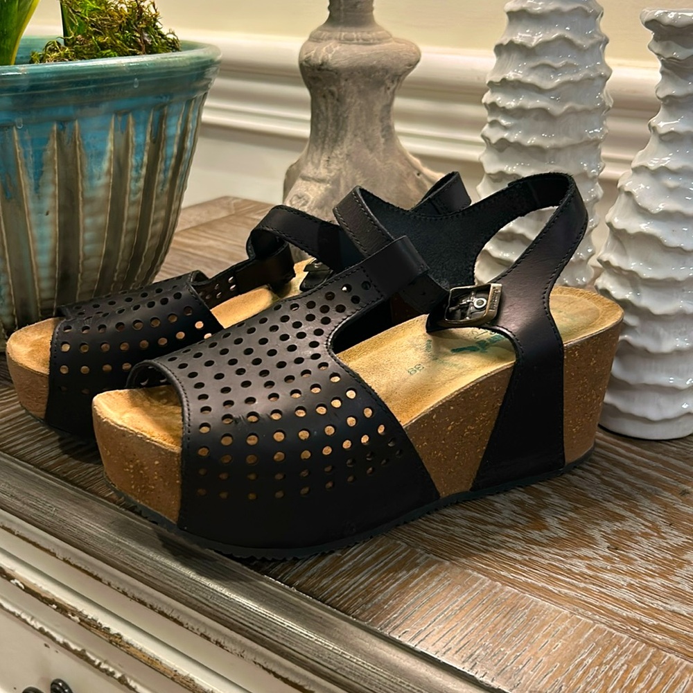 BioNatura Italian leather platform sandals